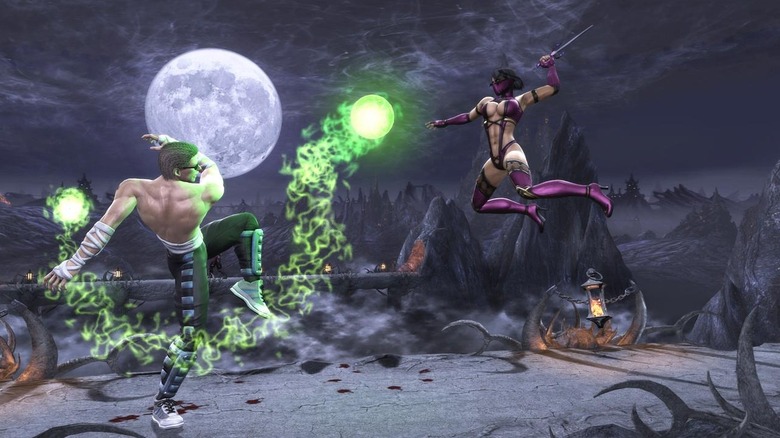 Johnny Cage energialöketet vet Mileenára, miközben beugrott 