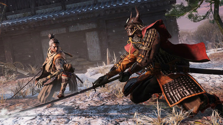 Sekiro párbajt vív egy maszkos szamuráj harcossal a Sekiro: Shadows Die Twice című filmben