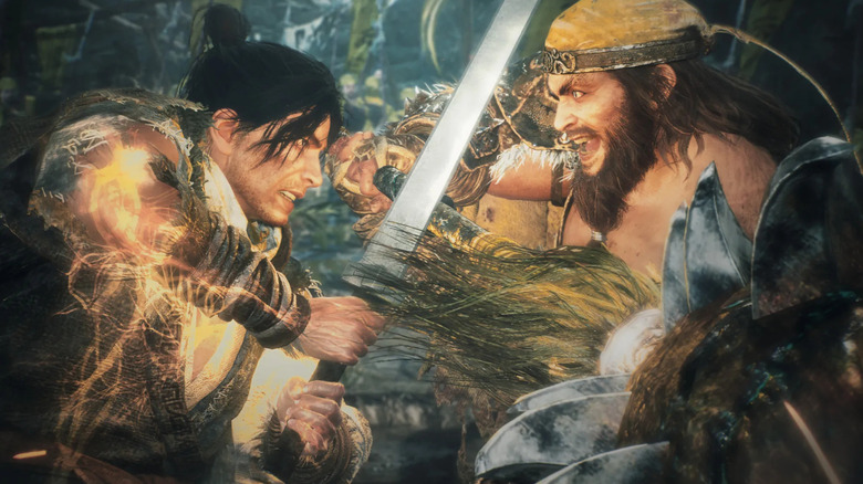 A játékos karaktere a Wo Long: Fallen Dynasty játékban egy sárga turbánnal keresztezi a kardot