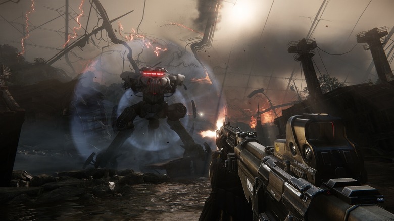 A játékos karaktere egy árnyékolt kétlábú robottal néz szembe a Crysis 3-ban
