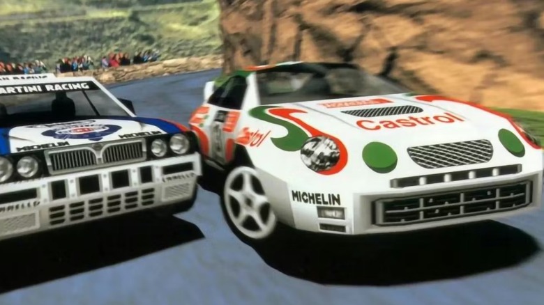 Két sportautó kanyarodik be a Sega Rally Championshipben