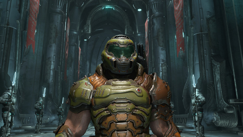 A Doom Slayer a Doom Eternal templomában áll
