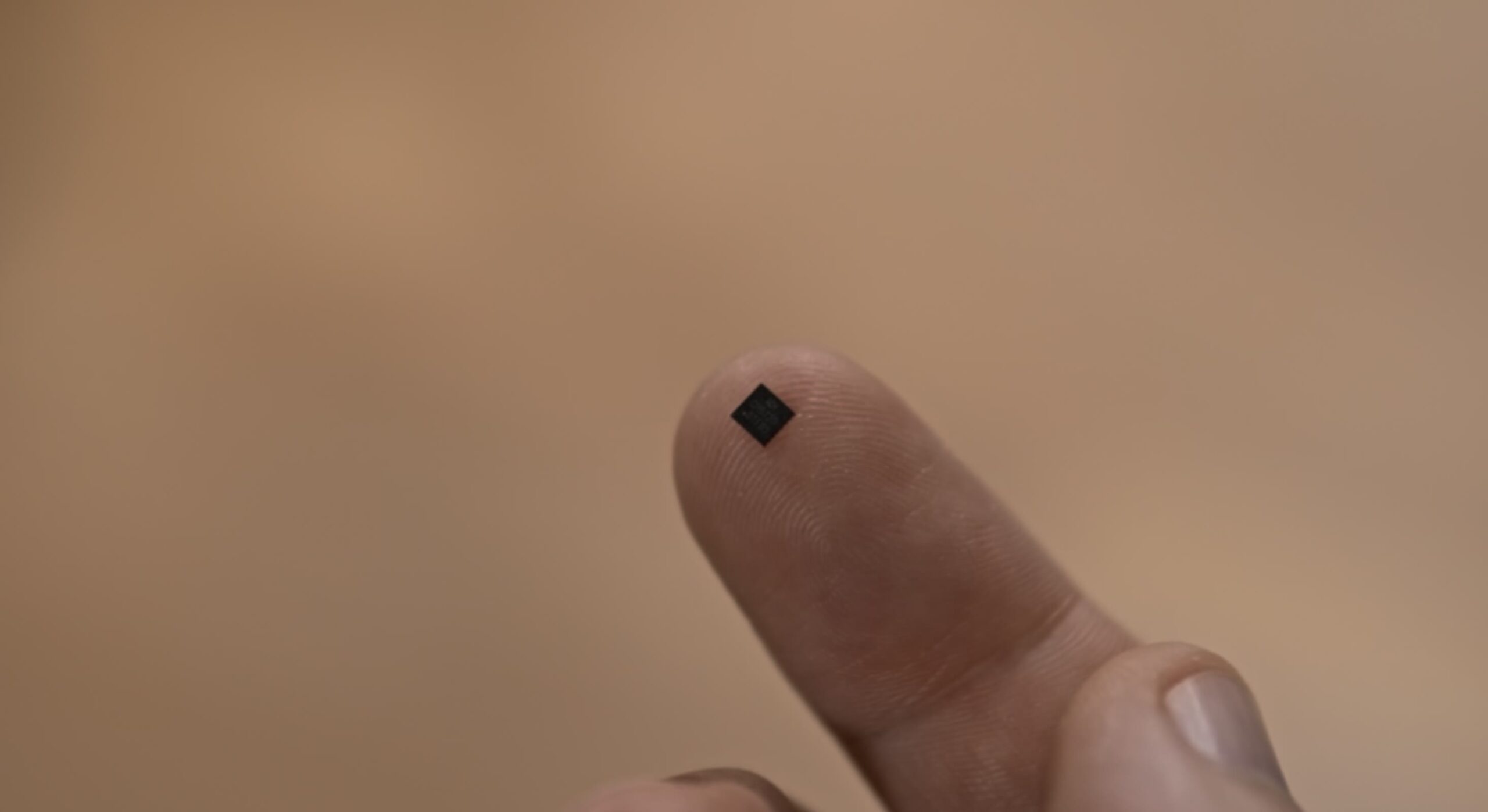 A hardveres hacker házi készítésű GPU-t épít 64 000 apró RISC-V chipből