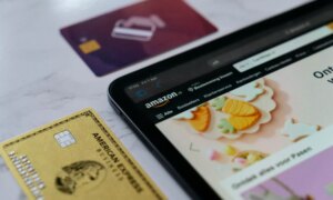 Az Amazon megakadályozza, hogy egyes felhasználók lássák a véleményeket, miután összetévesztik őket mesterséges intelligencia-botokkal