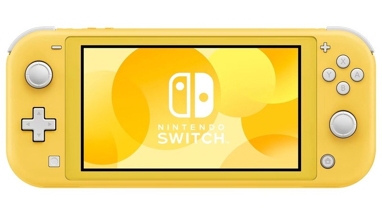 Fehér alapon egy sárga Nintendo Switch Lite ül