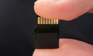Ez a rajongó évek óta kínoz 351 microSD-kártyát, és néhány márka nyer