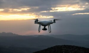 A Startup autonóm drónrajokat szeretne használni a felhők eltakarítására és a napelemes farmok teljesítményének növelésére