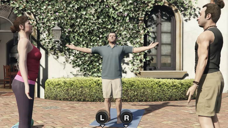 Michael De Santa jógázik feleségével és jógaoktatójával a Grand Theft Auto 5-ben