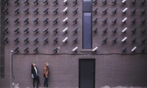 A városok rekordgyorsasággal dobják le Flock térfigyelő kameráit