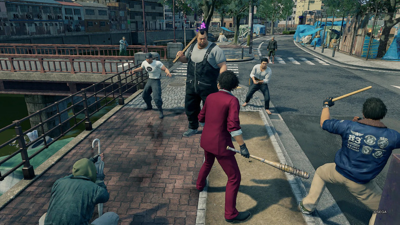 Ichiban Kasuga és barátai szembeszállnak egy rivális bandával a Yakuza egyik hídján: Mint a sárkány
