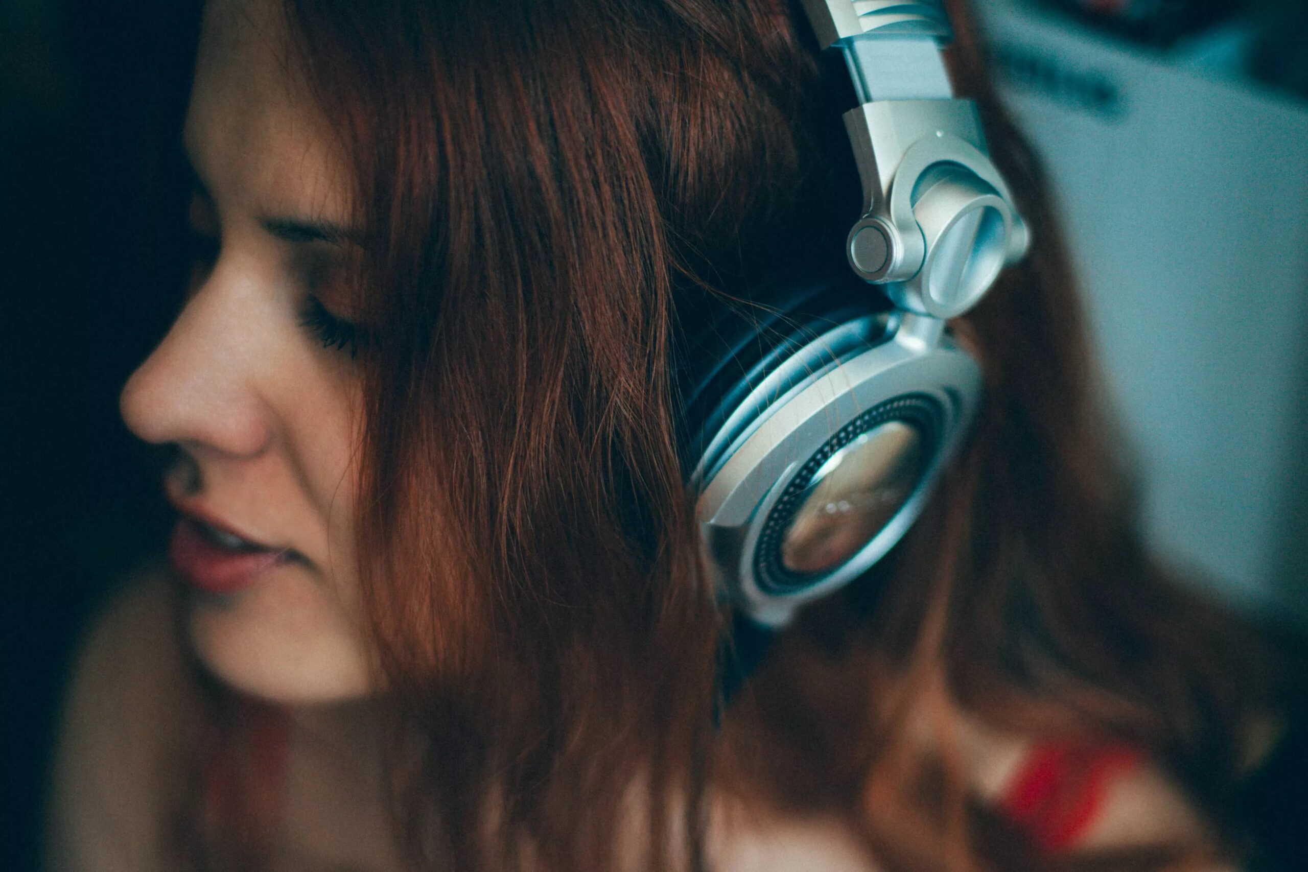Researchers found a way to eavesdrop on headphones from 30 meters away, and encryption can