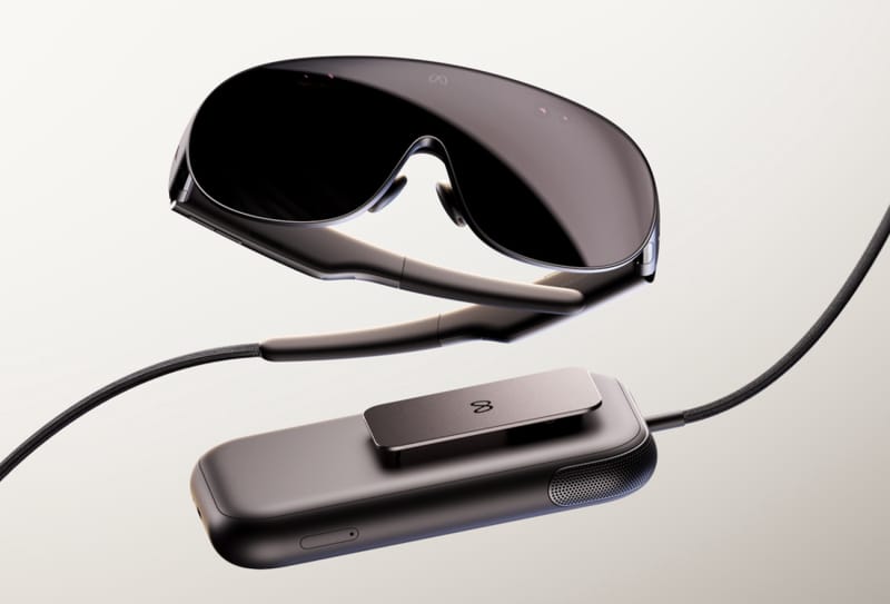 A Meta VR szemüveg vékony, könnyű fejhallgatóként látható kézi vezérlők nélkül