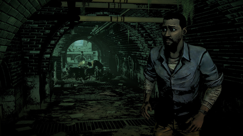Lee Everett a The Walking Deadben egy csatornában szeli el a zombikat