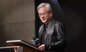 Jensen Huang szerint az AI-laboratóriumoknak le kell állniuk, amelyek nem tudják irányítani rendszereiket