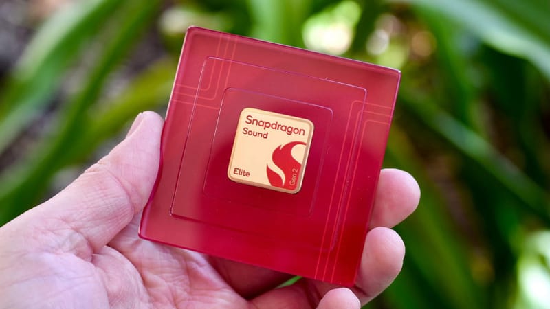 Vezeték nélküli fülhallgatók és intelligens szemüvegek a Snapdragon Sound Elite Gen 2 chip platformon