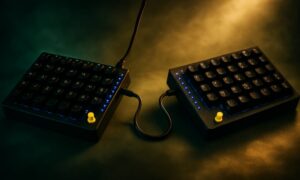 A Tiwaz Split billentyűzet Joystick-eket ad hozzá az egykezes játékhoz