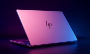 A HP OmniBook 5 OLED képernyőket és Intel AI-t hoz egy vékony, 14 hüvelykes laptopba
