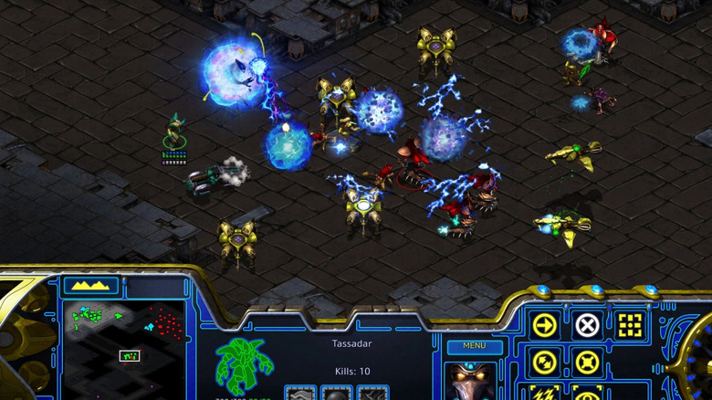 A Protoss és a Zerg egységek StarCraftban harcolnak