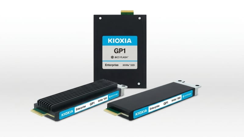 A Kioxia PCIe 6.0 SSD-je elérte a 20 milliós IOPS 2. rekordot Kioxia PCIe 6.0 SSD vállalati meghajtó adatközponti kiszolgáló állvány hátterében
