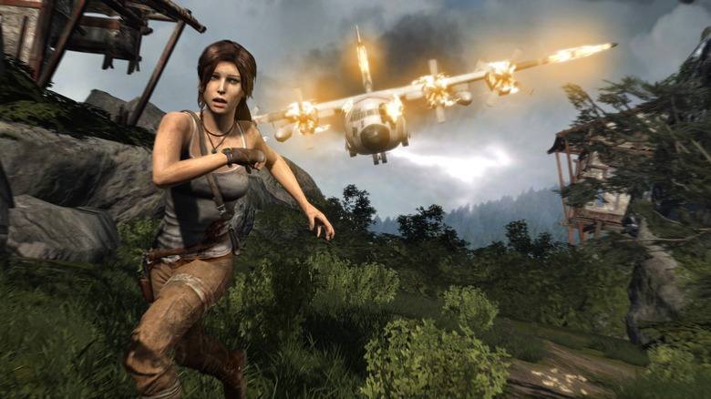 Lara Croft egy lezuhanó repülőgép elől menekül