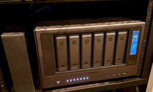 A Minisforum S5 Csendes All-Flash NAS-t tartalmaz 10 GbE-vel és USB4-gyel