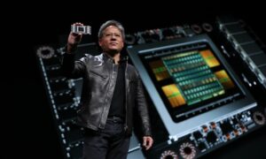 Jensen Huang szerint az Nvidia mesterséges intelligencia chipjei hordozzák a „legalacsonyabb” kockázatot az eszközök közül, és adósság fedezeteként szolgálhatnak
