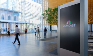 A Comcast 144 000 szélessávú ügyfelet veszített az elmúlt negyedévben, elbocsátásokat tervez, hogy az AI-ügynökök átvehessék az ügyfélszolgálatot