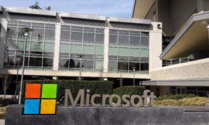 A Microsoft mintegy 60 000 alkalmazottjának, a vállalat egynegyedének kínál önkéntes kivásárlást