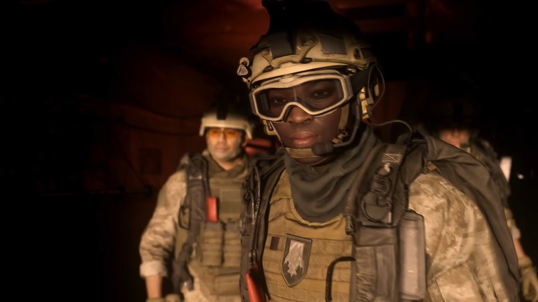 Katonák, akik kiugranak egy repülőgépből a Modern Warfare 2019-ben