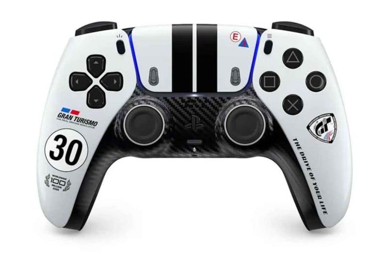 Gran Turismo DualSense kontroller szénszálas előlappal és versenycsíkokkal